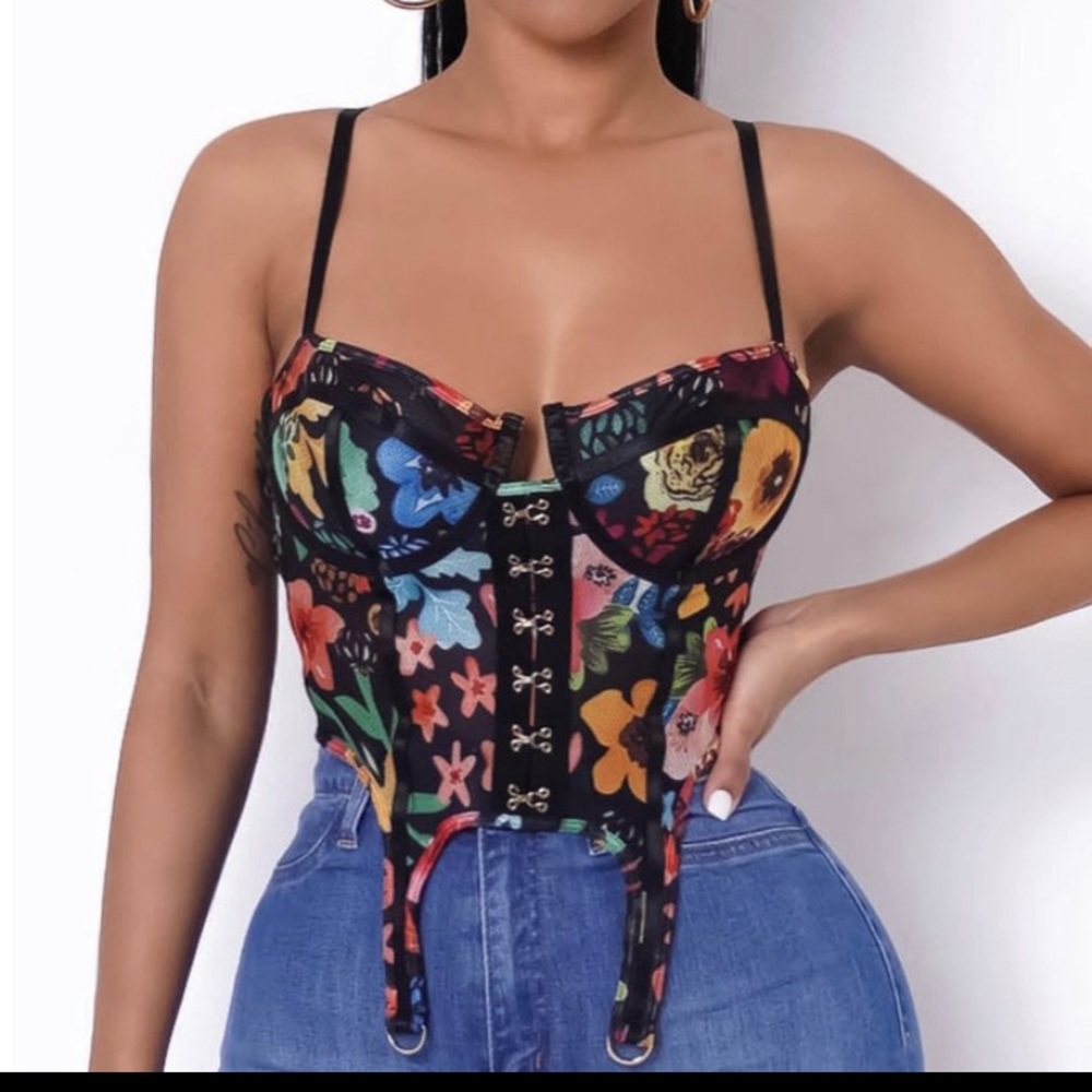 Women’s fitted top